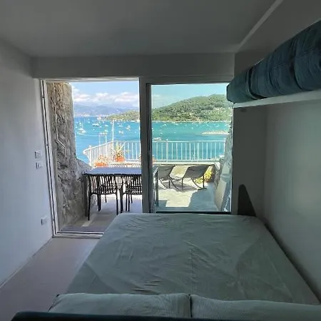 아파트 Seafront Rooftop Flat W/ Terrace 포르토베네레