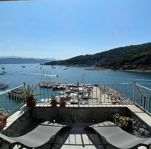 Seafront Rooftop Flat W/ Terrace * Portovenere