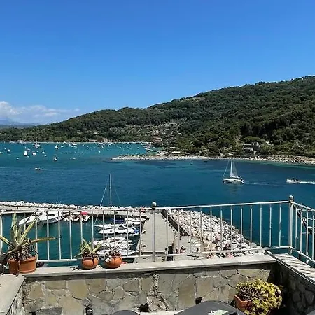 Seafront Rooftop Flat W/ Terrace Daire