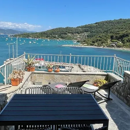 Daire Seafront Rooftop Flat W/ Terrace *